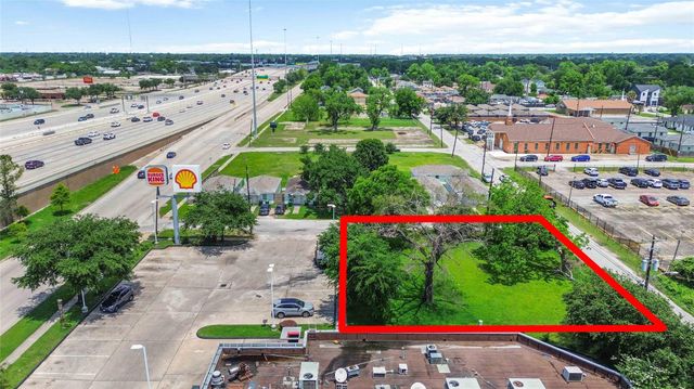 3495 Des Chaumes Street, Houston, TX 77026