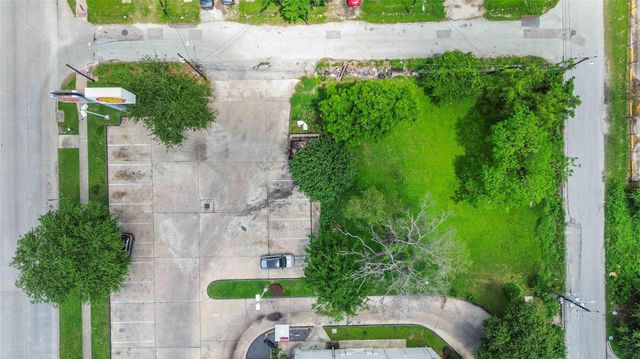 3495 Des Chaumes Street, Houston, TX 77026