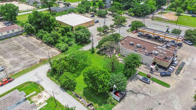3495 Des Chaumes Street, Houston, TX 77026