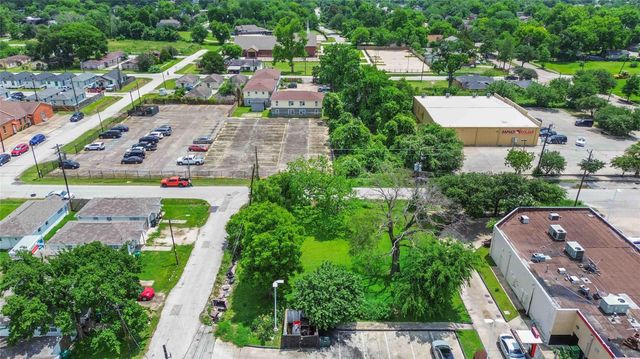 3495 Des Chaumes Street, Houston, TX 77026