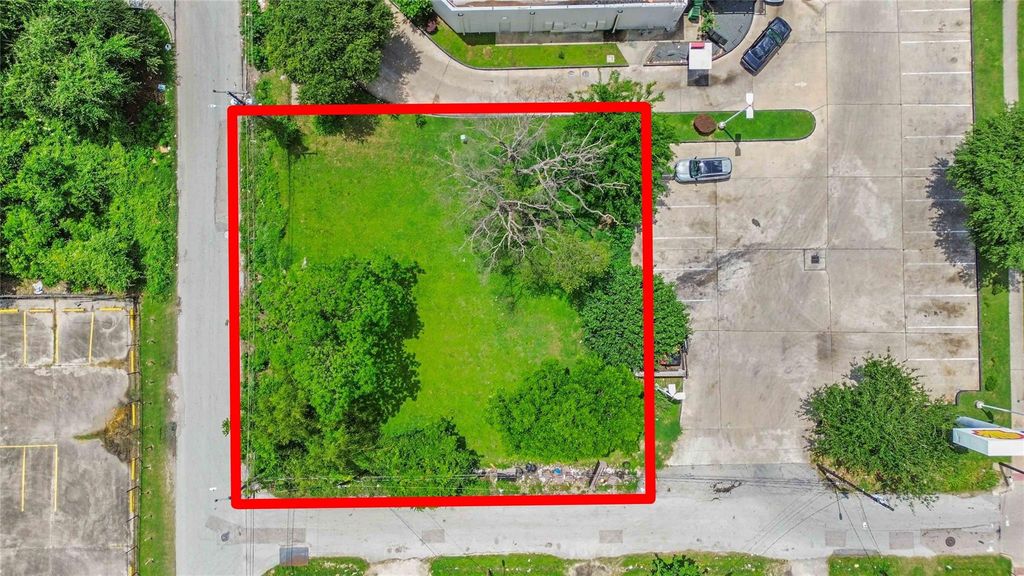 3495 Des Chaumes Street, Houston, TX 77026