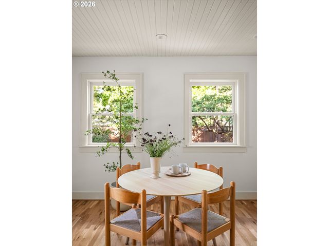 2560 Ne 30TH Ave, Portland, OR 97212