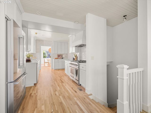 2560 Ne 30TH Ave, Portland, OR 97212