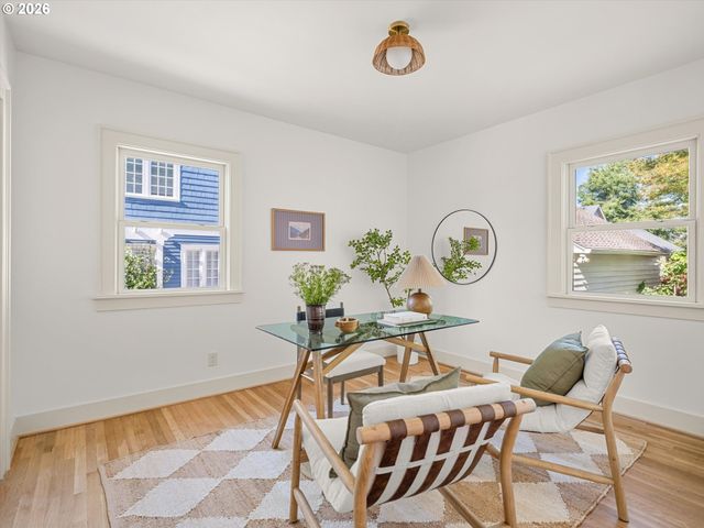 2560 Ne 30TH Ave, Portland, OR 97212