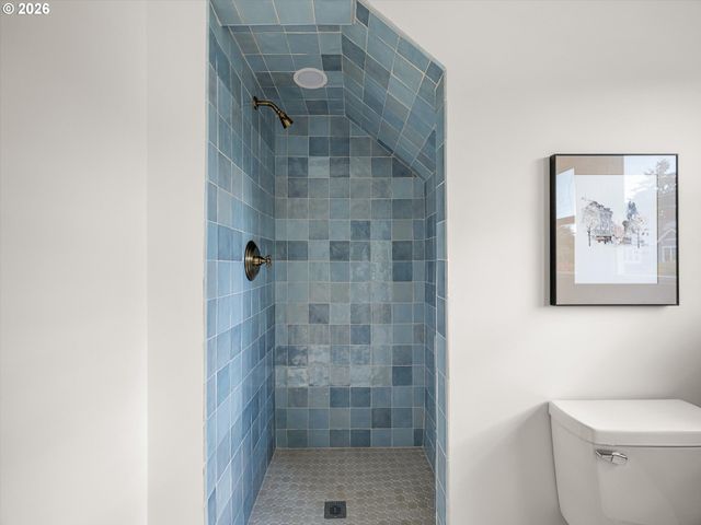 2560 Ne 30TH Ave, Portland, OR 97212