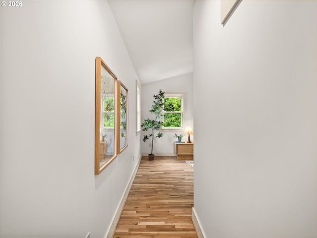 2560 Ne 30TH Ave, Portland, OR 97212