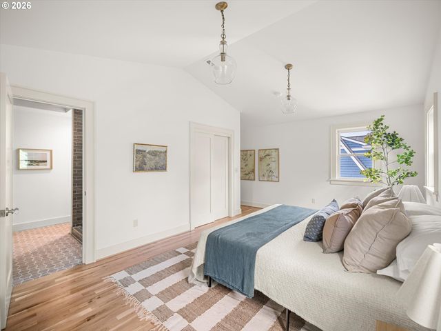 2560 Ne 30TH Ave, Portland, OR 97212