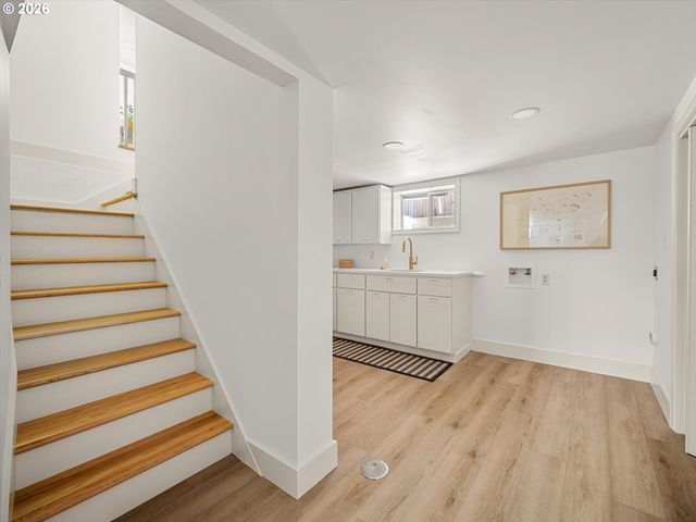 2560 Ne 30TH Ave, Portland, OR 97212