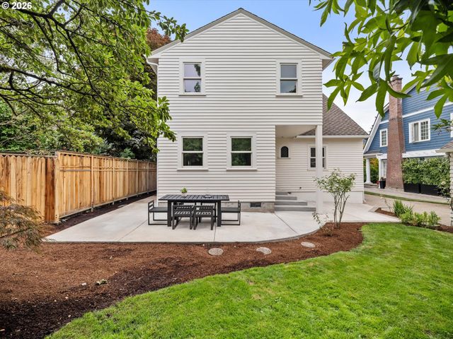 2560 Ne 30TH Ave, Portland, OR 97212