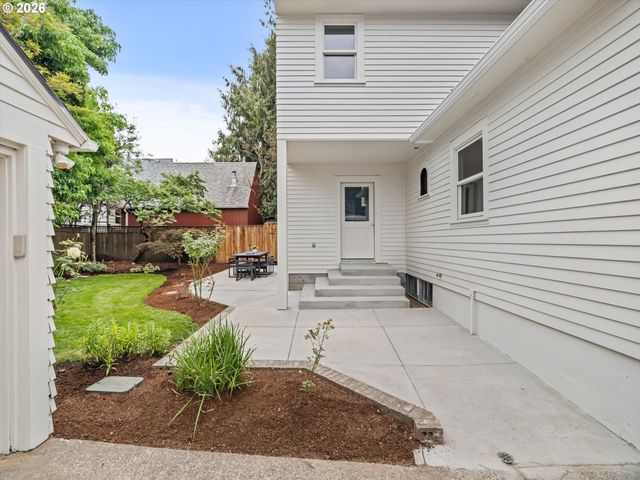 2560 Ne 30TH Ave, Portland, OR 97212