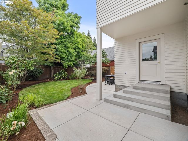 2560 Ne 30TH Ave, Portland, OR 97212