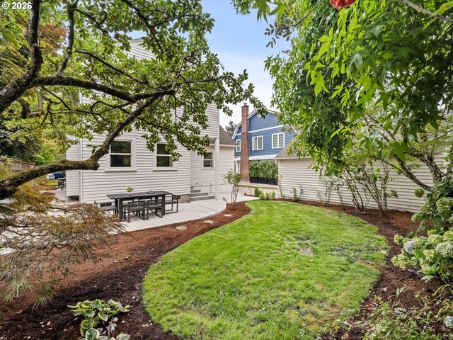2560 Ne 30TH Ave, Portland, OR 97212