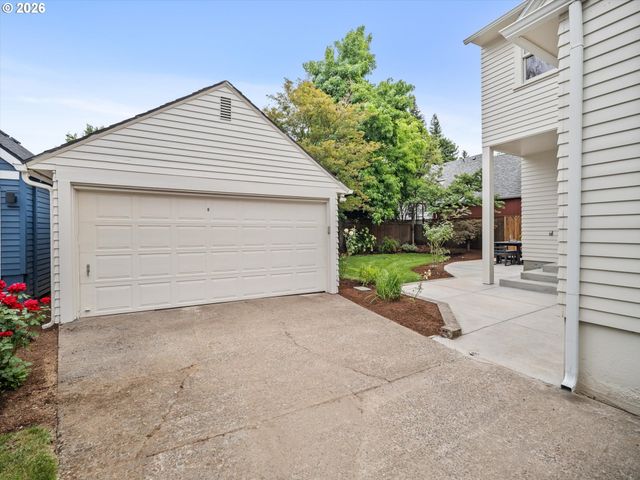 2560 Ne 30TH Ave, Portland, OR 97212