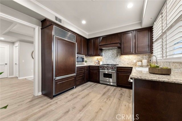 401 Bernard Street 211, Costa Mesa, CA 92627