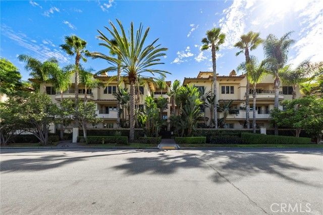 401 Bernard Street 211, Costa Mesa, CA 92627