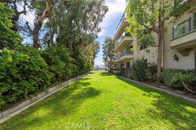 401 Bernard Street 211, Costa Mesa, CA 92627