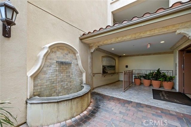 401 Bernard Street 211, Costa Mesa, CA 92627