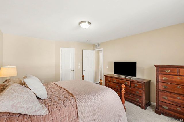 37407 Stonegate Circle, Clinton Charter Township, MI 48036