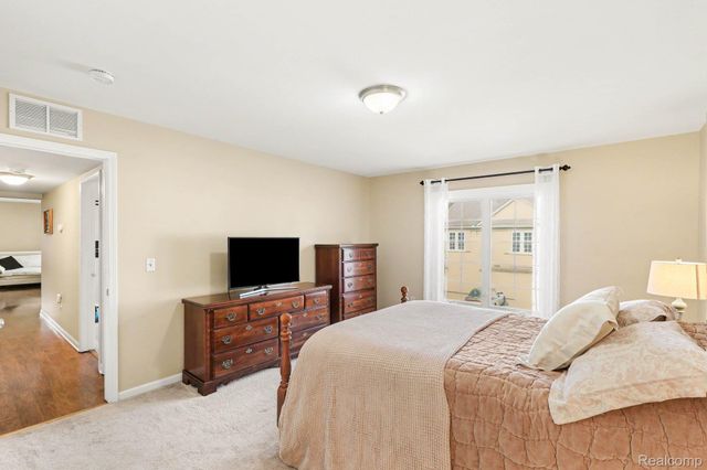37407 Stonegate Circle, Clinton Charter Township, MI 48036