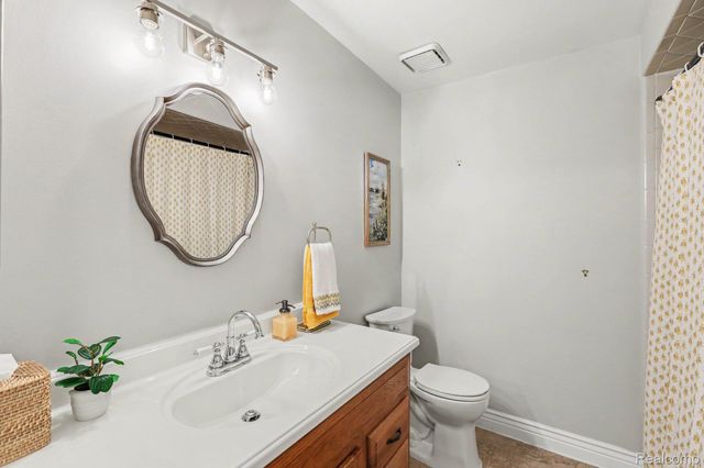 37407 Stonegate Circle, Clinton Charter Township, MI 48036