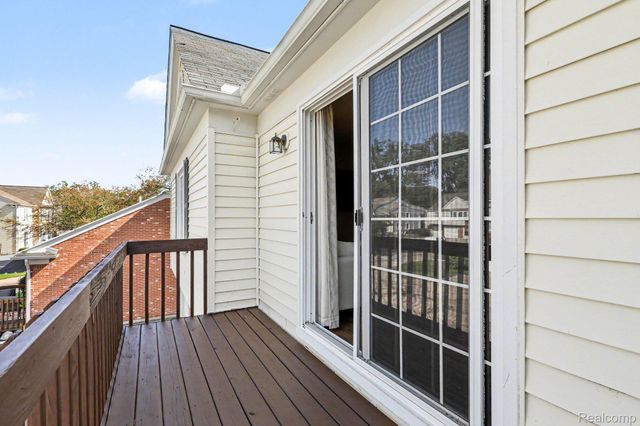 37407 Stonegate Circle, Clinton Charter Township, MI 48036