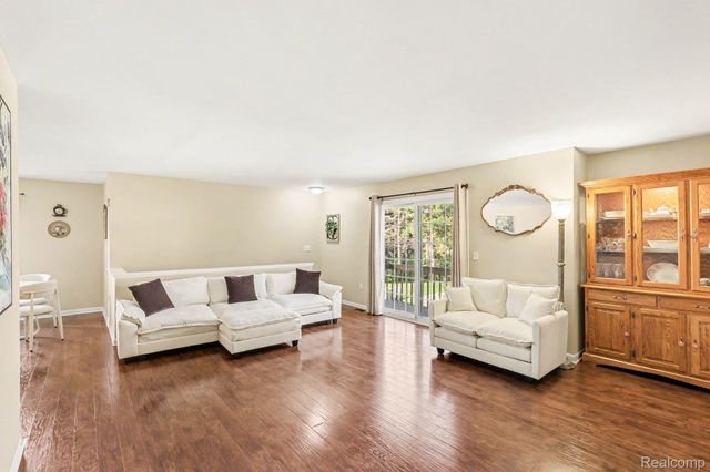 37407 Stonegate Circle, Clinton Charter Township, MI 48036