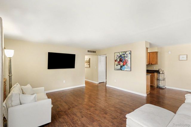 37407 Stonegate Circle, Clinton Charter Township, MI 48036