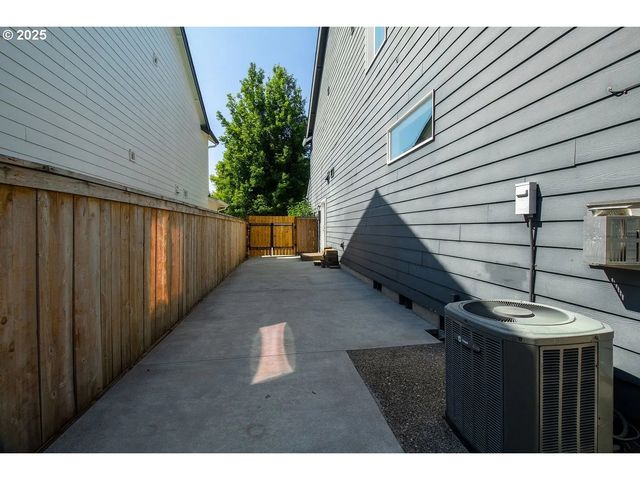 1236 51ST St, Washougal, WA 98671