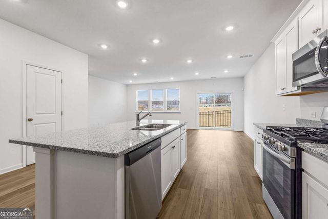 2559 Adventure Way, Doraville, GA 30360