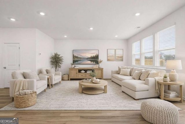 2559 Adventure Way, Doraville, GA 30360