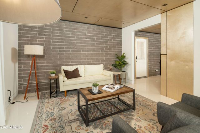 714 N 72ND Place, Scottsdale, AZ 85257