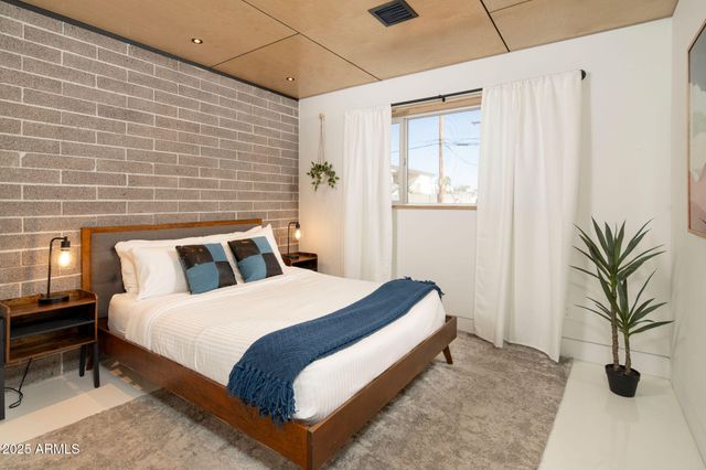 714 N 72ND Place, Scottsdale, AZ 85257