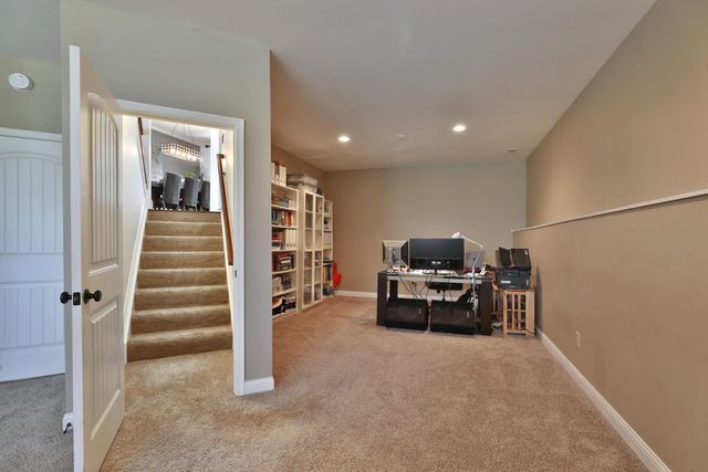 8515 Mallard Circle, Plain City, OH 43064