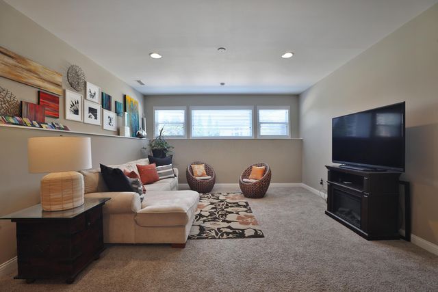 8515 Mallard Circle, Plain City, OH 43064