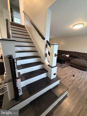126 S FRONT ST, Womelsdorf, PA 19567