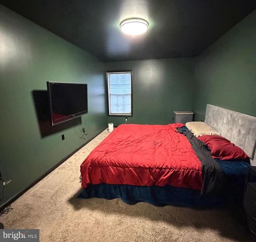 126 S FRONT ST, Womelsdorf, PA 19567