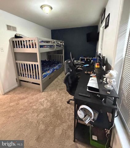 126 S FRONT ST, Womelsdorf, PA 19567