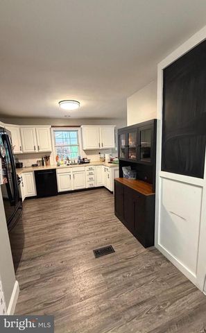 126 S FRONT ST, Womelsdorf, PA 19567