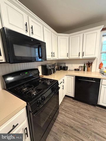 126 S FRONT ST, Womelsdorf, PA 19567