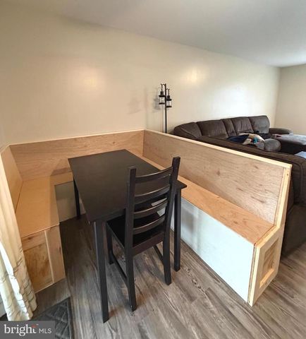 126 S FRONT ST, Womelsdorf, PA 19567