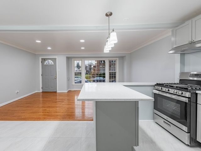 7028 S HONORE Street, Chicago, IL 60636