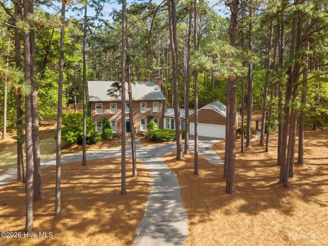 385 Lake Dornoch Drive, Pinehurst, NC 28374