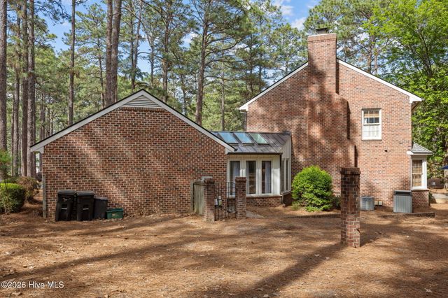 385 Lake Dornoch Drive, Pinehurst, NC 28374