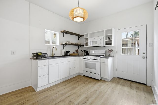 115 W HIGHLAND BLVD, San Antonio, TX 78210