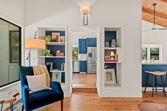 913 Valley View Dr, Healdsburg, CA 95448