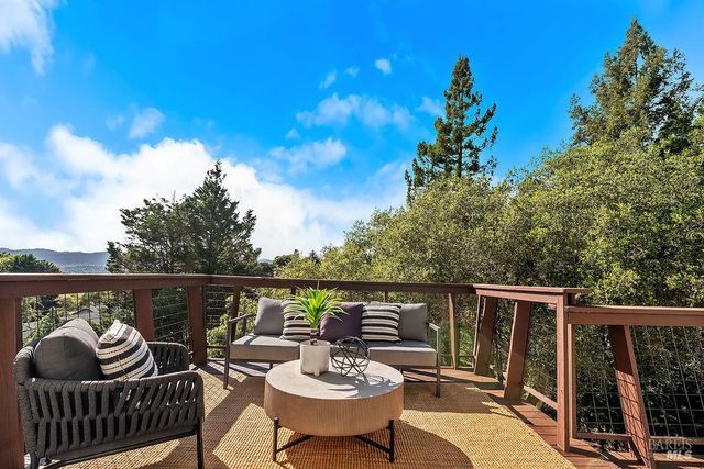 913 Valley View Dr, Healdsburg, CA 95448