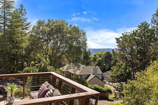 913 Valley View Dr, Healdsburg, CA 95448