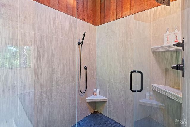 913 Valley View Dr, Healdsburg, CA 95448