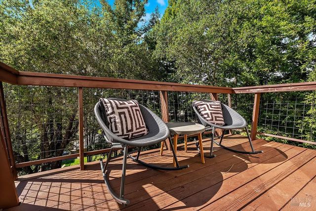 913 Valley View Dr, Healdsburg, CA 95448