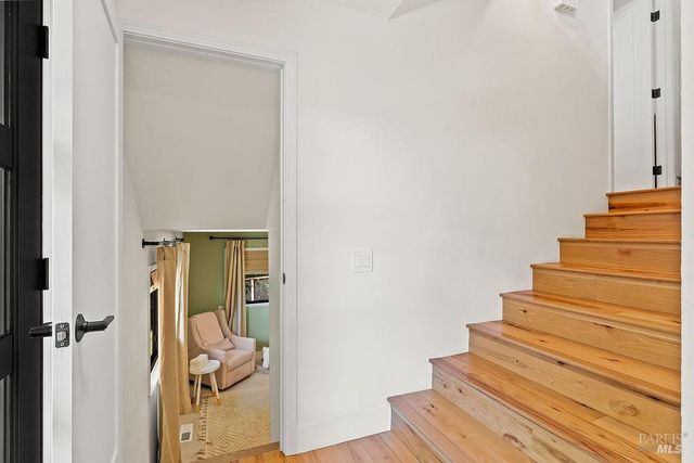 913 Valley View Dr, Healdsburg, CA 95448